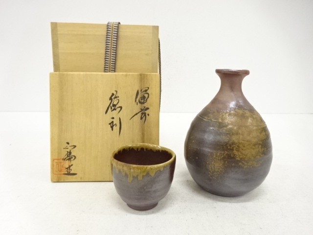 JAPANESE COLLECTIBLE / BIZEN WARE OF A SET OF TOKKURI (SAKE CUP) BY MA